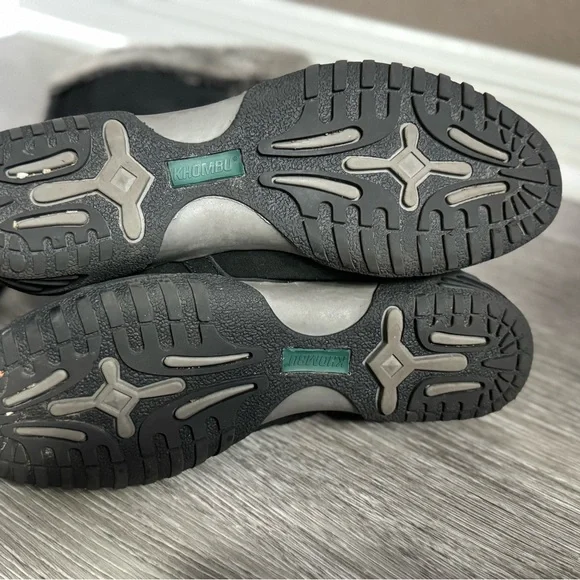 Khombu Black Fur-Lined Women's Snow Boots 11 - Picture 9 of 9